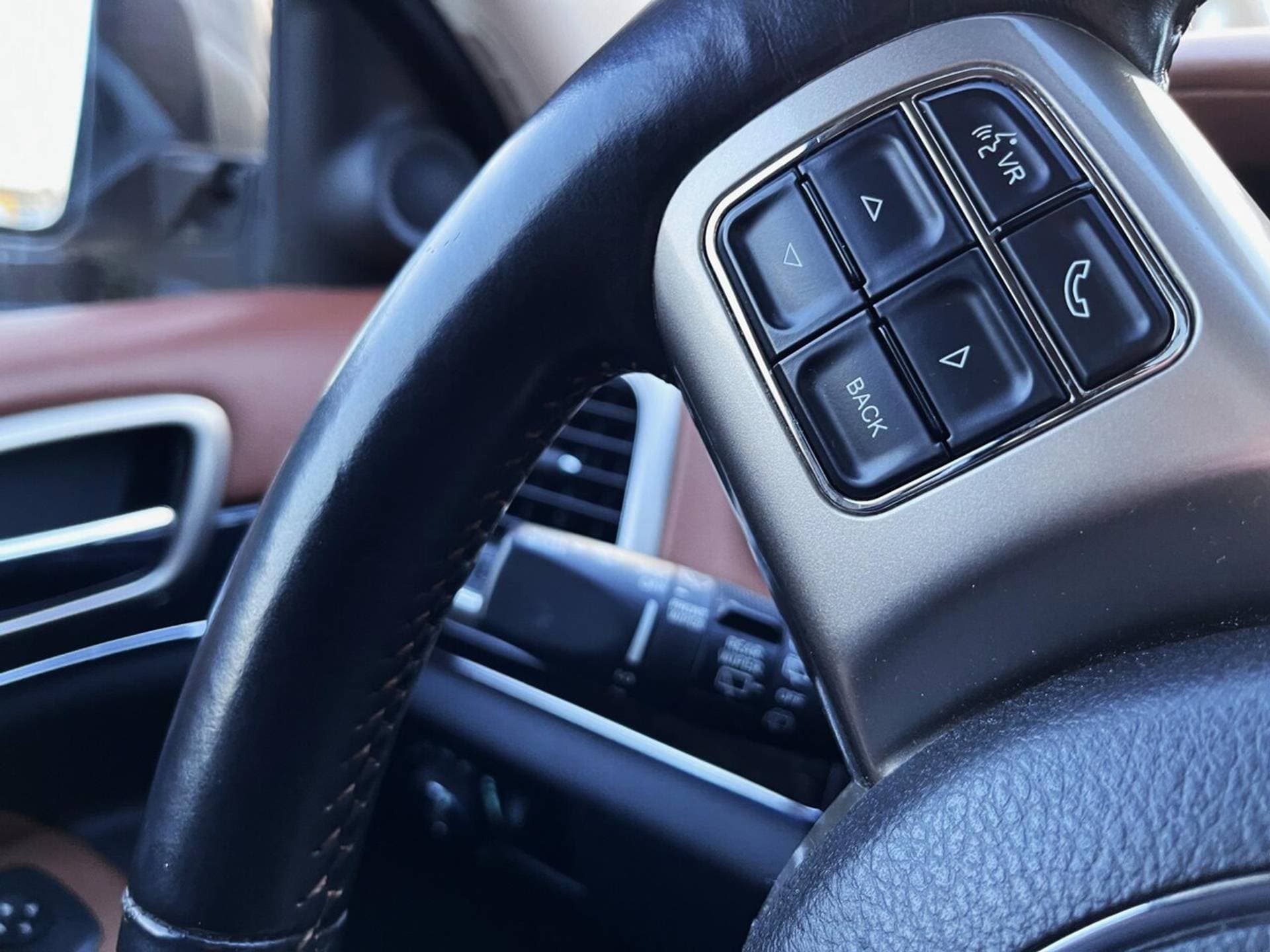 Jeep Grand Cherokee thumbnail 22