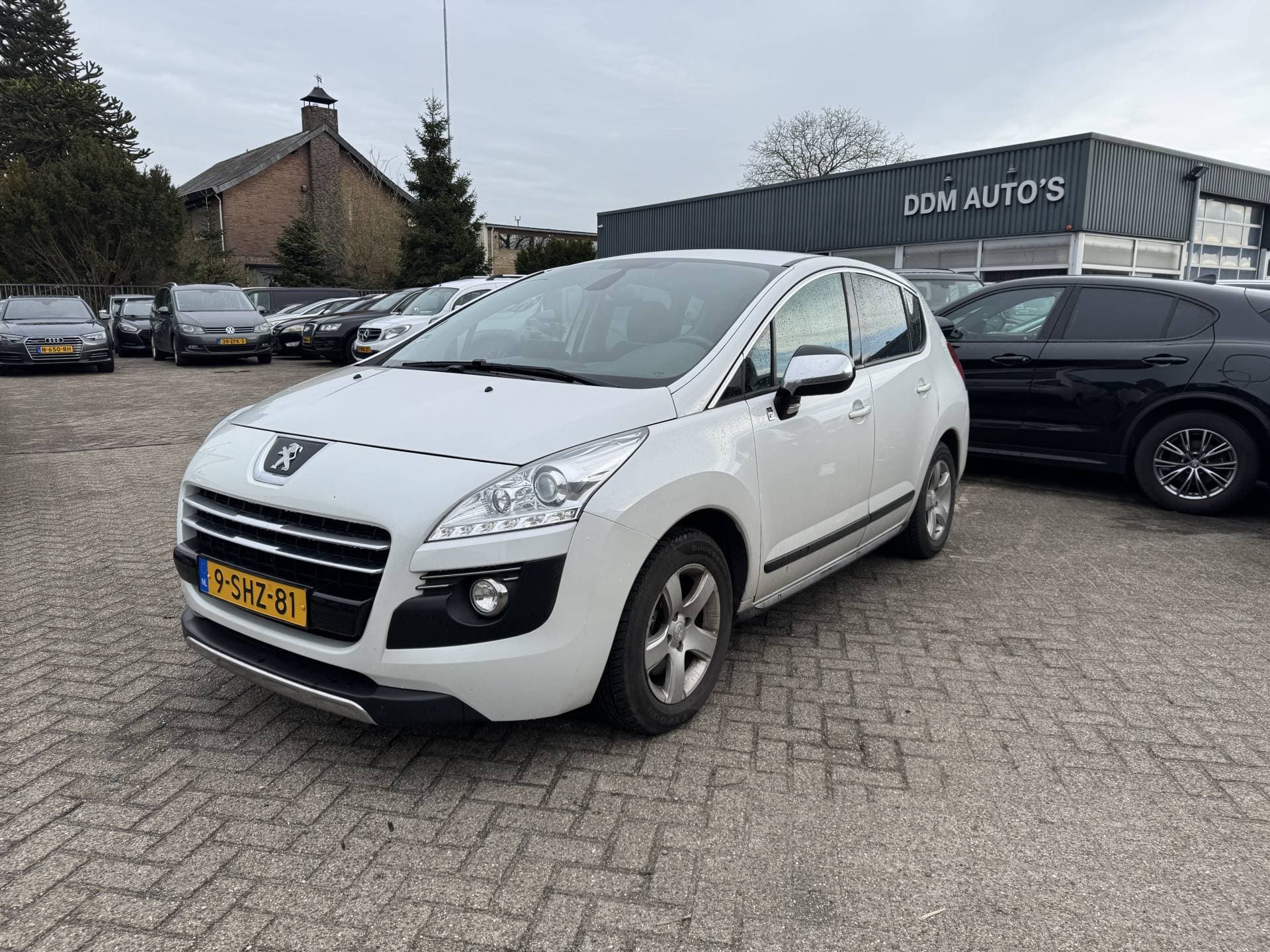 Peugeot 3008 thumbnail 2