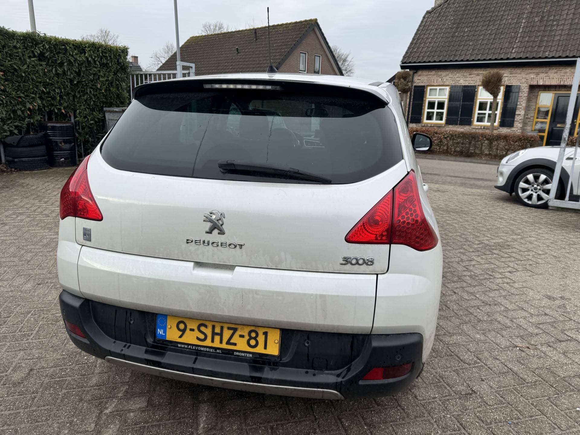 Peugeot 3008 thumbnail 4