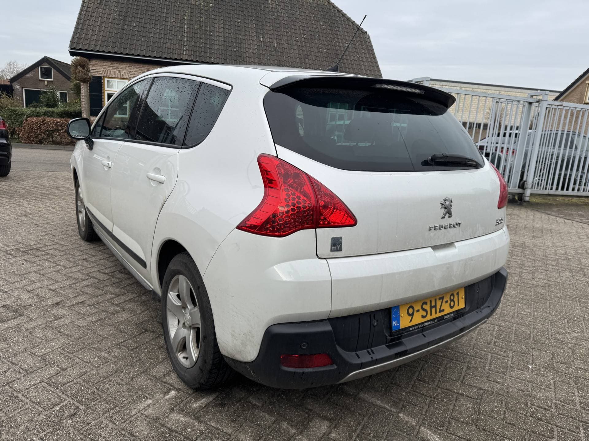 Peugeot 3008 thumbnail 7