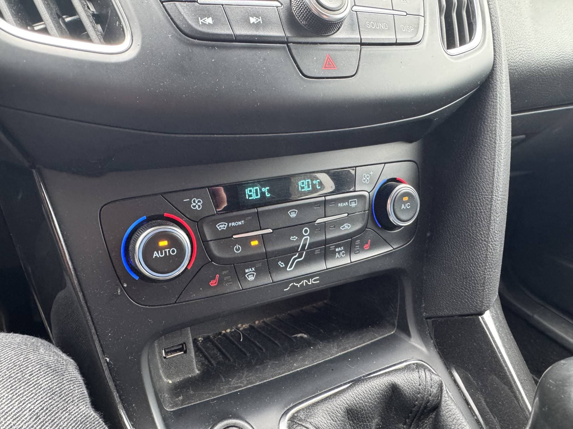 Ford Focus Wagon Titanium Edition thumbnail 15