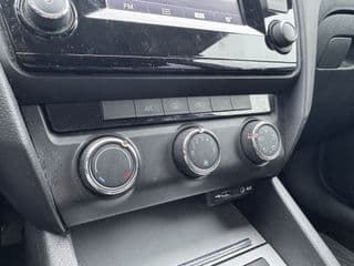 Skoda Octavia thumbnail 11