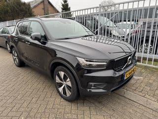 Volvo XC40 thumbnail 2