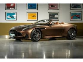 Aston Martin DB12 Volante