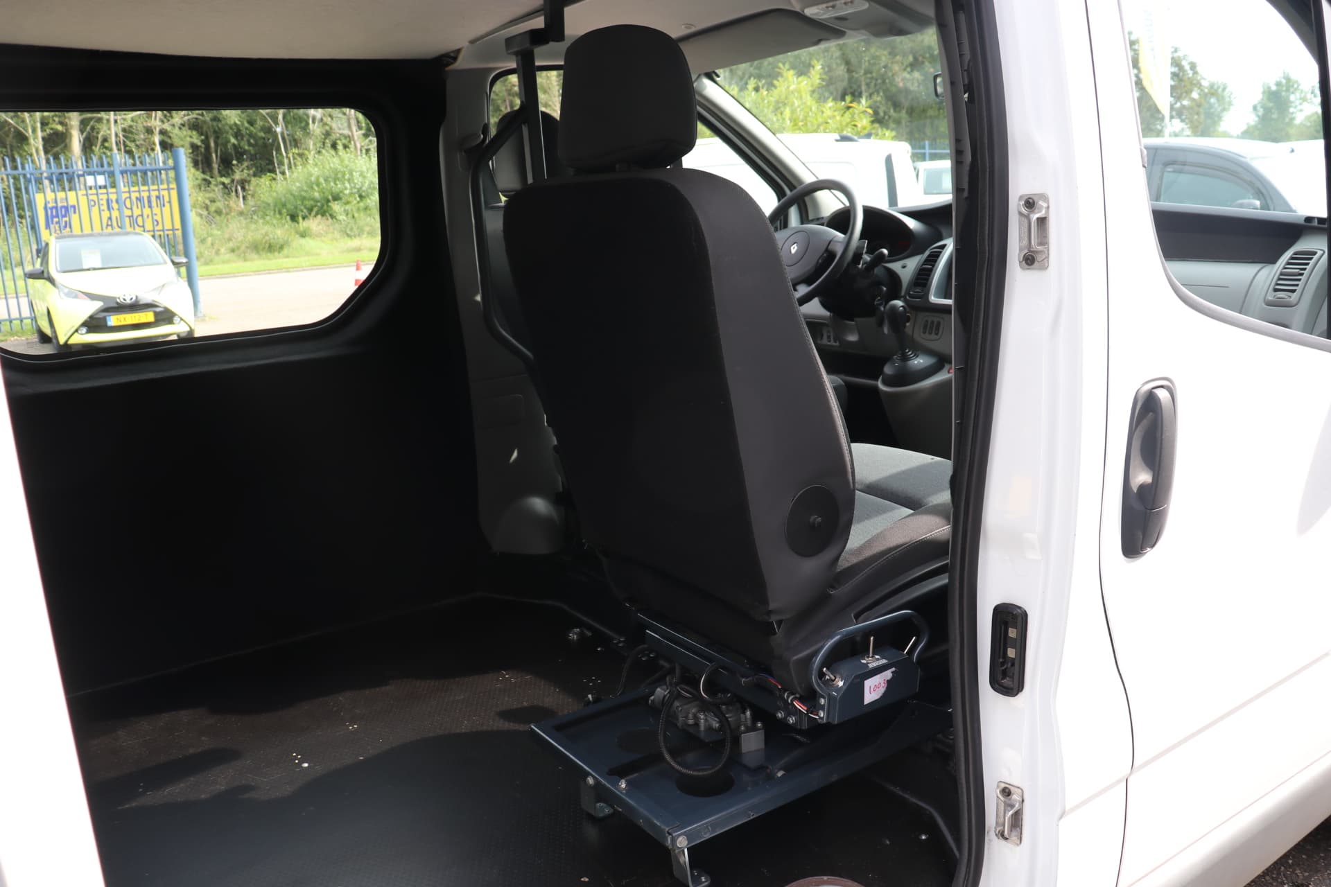 Renault Trafic 2.0 dCi T27 L1H1 Eco Rolstoelwagen thumbnail 14