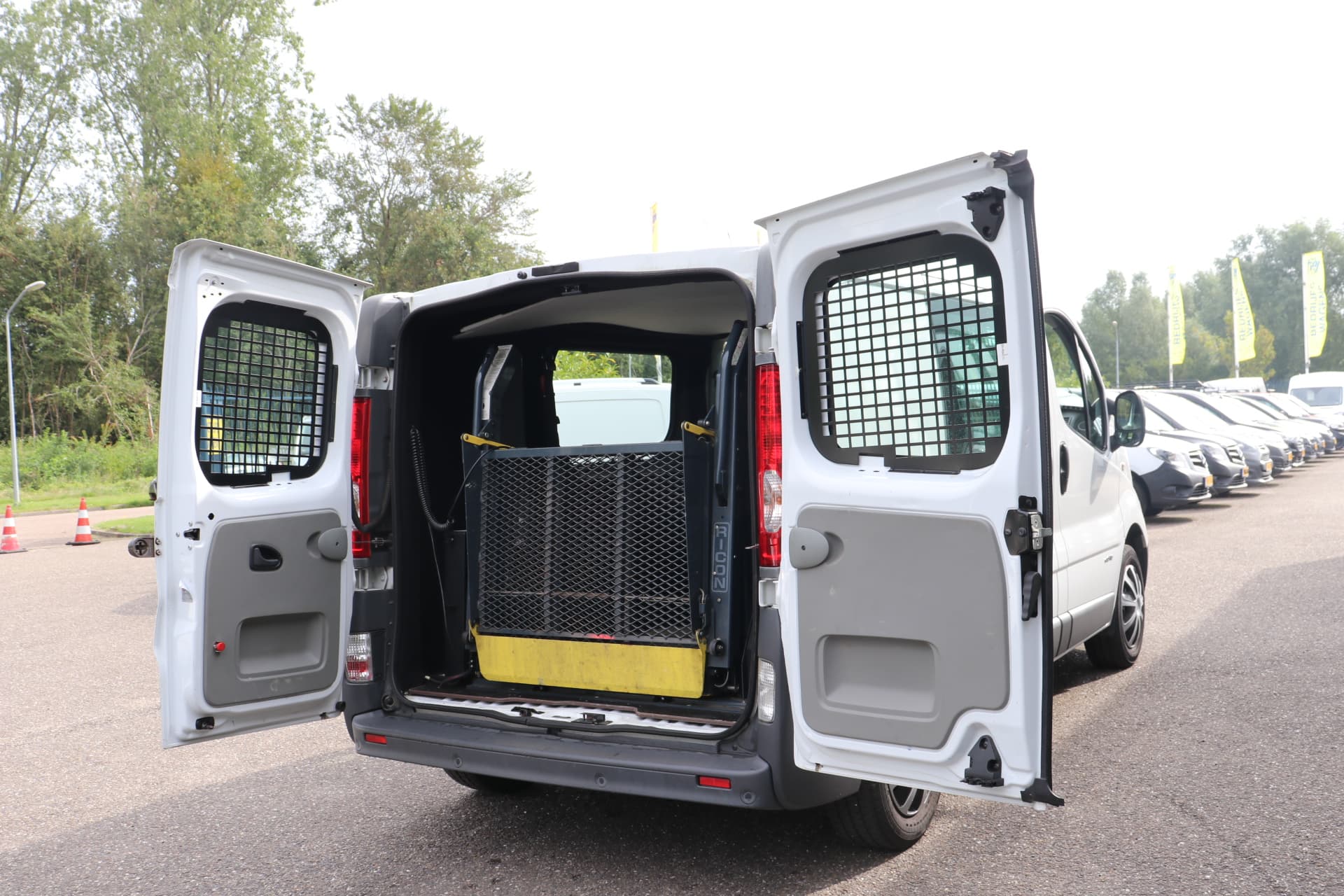 Renault Trafic 2.0 dCi T27 L1H1 Eco Rolstoelwagen thumbnail 19