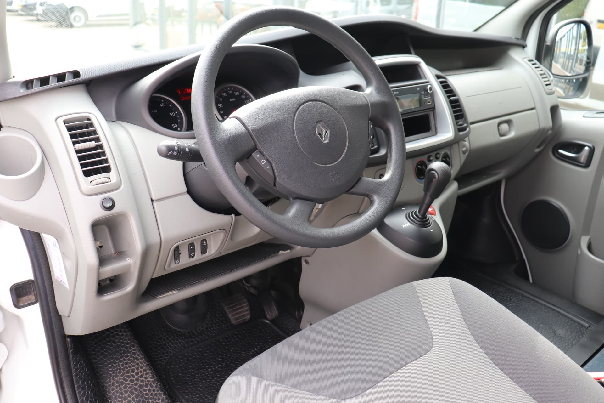 Renault Trafic 2.0 dCi T27 L1H1 Eco Rolstoelwagen thumbnail 6