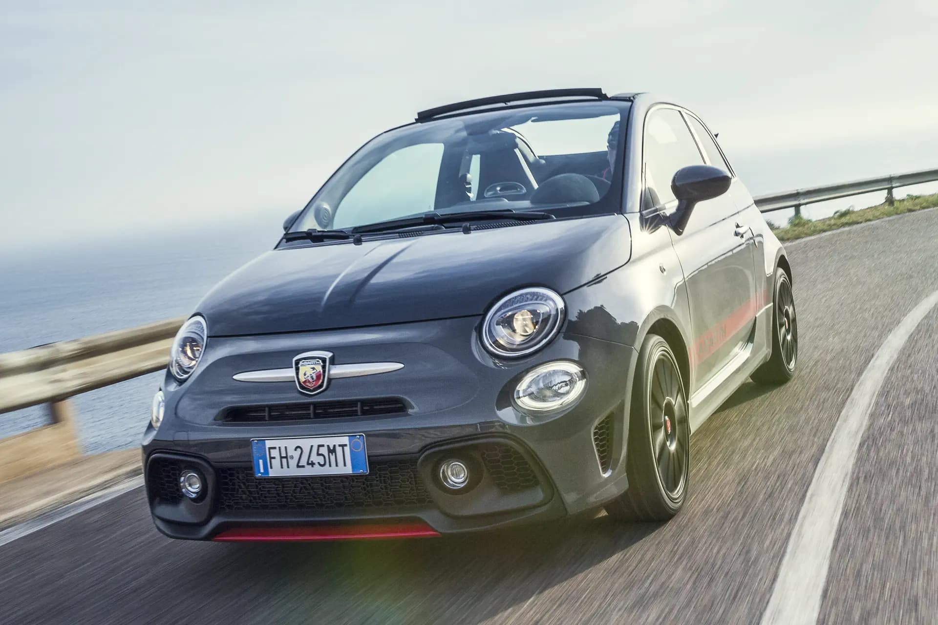Gelimiteerde Abarth 695 XSR Yamaha nu verkrijgbaar