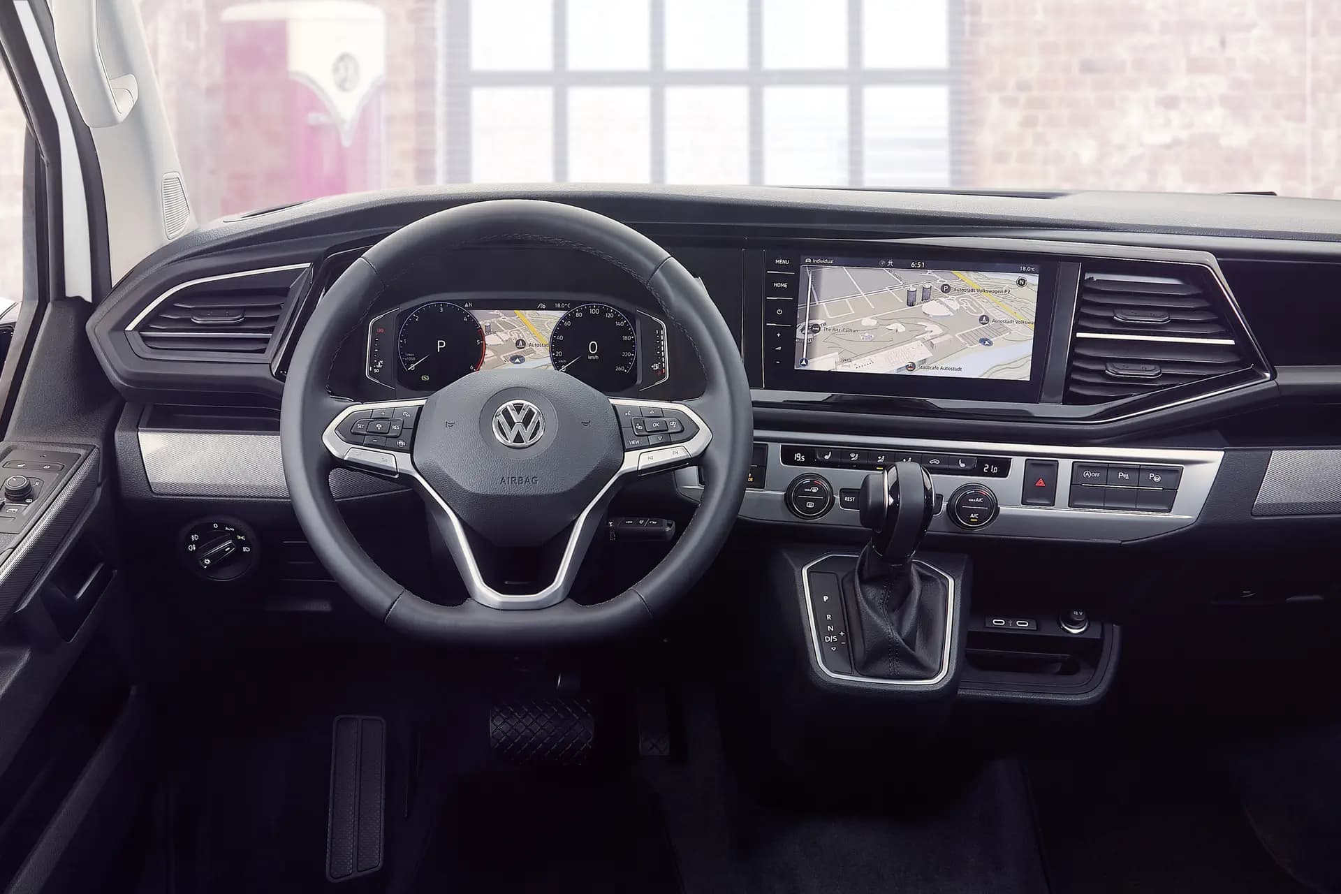 Vernieuwde Volkswagen Multivan met knipoog naar Bulli