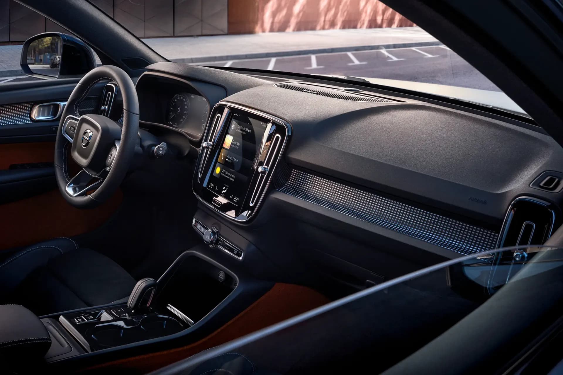 Volvo XC40 met nieuwe instapmotor en mild hybridetechniek, diesels eruit