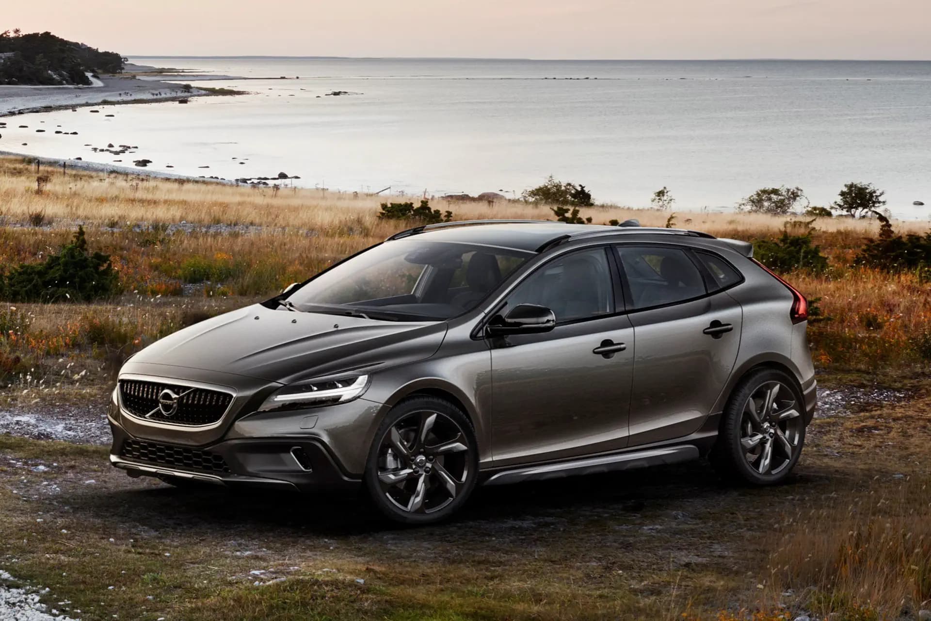 Tot ruim 11.000 euro voordeel op Volvo V40 Polar+ Sport