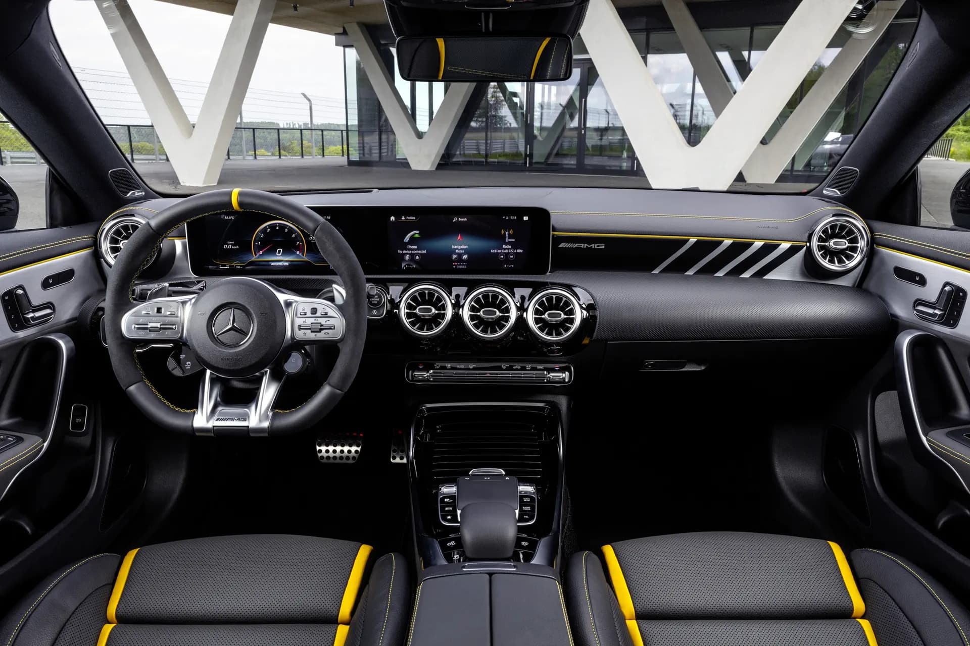 Het echte werk: Mercedes-AMG A 45 en CLA 45