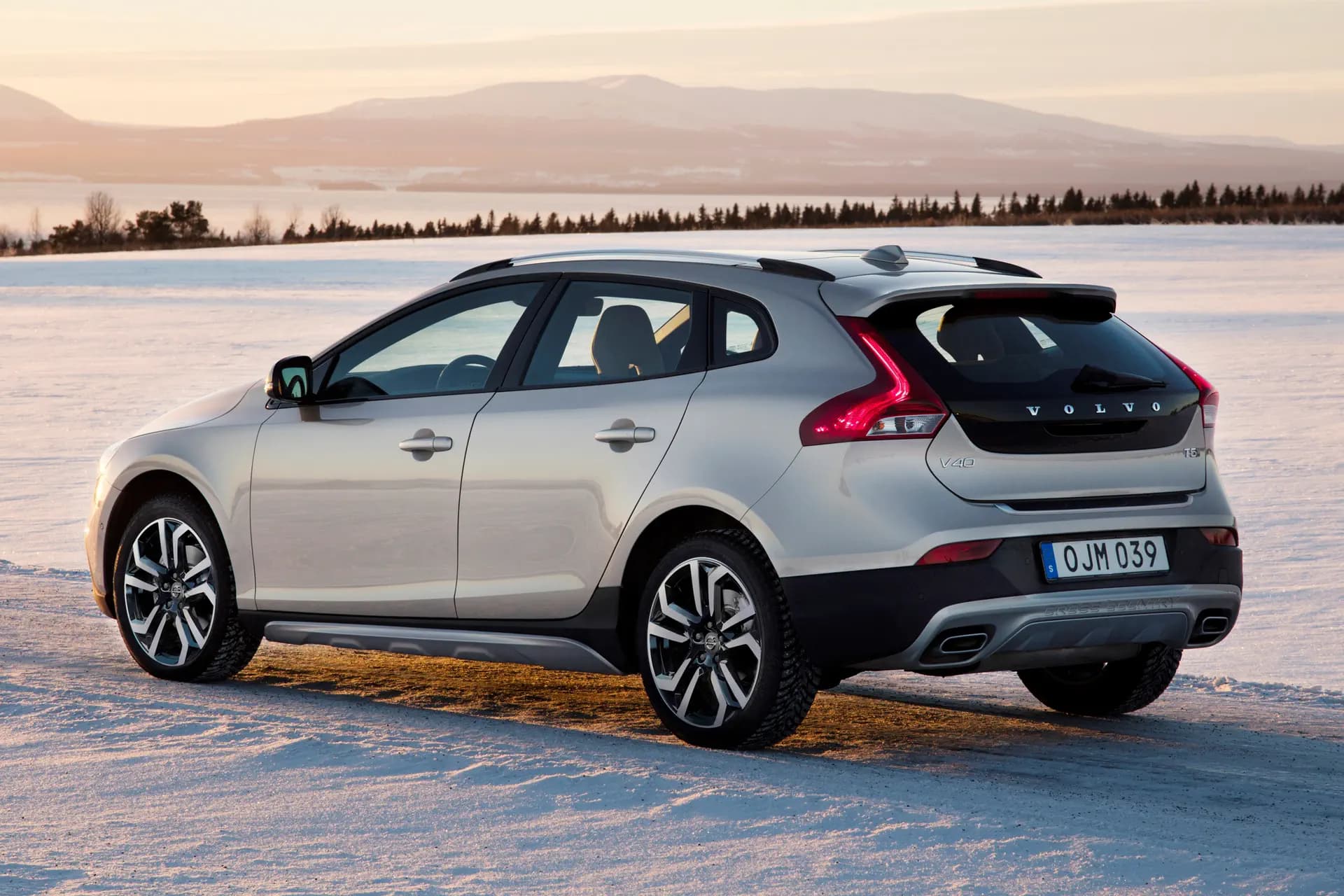 Private lease Volvo V40 Editions