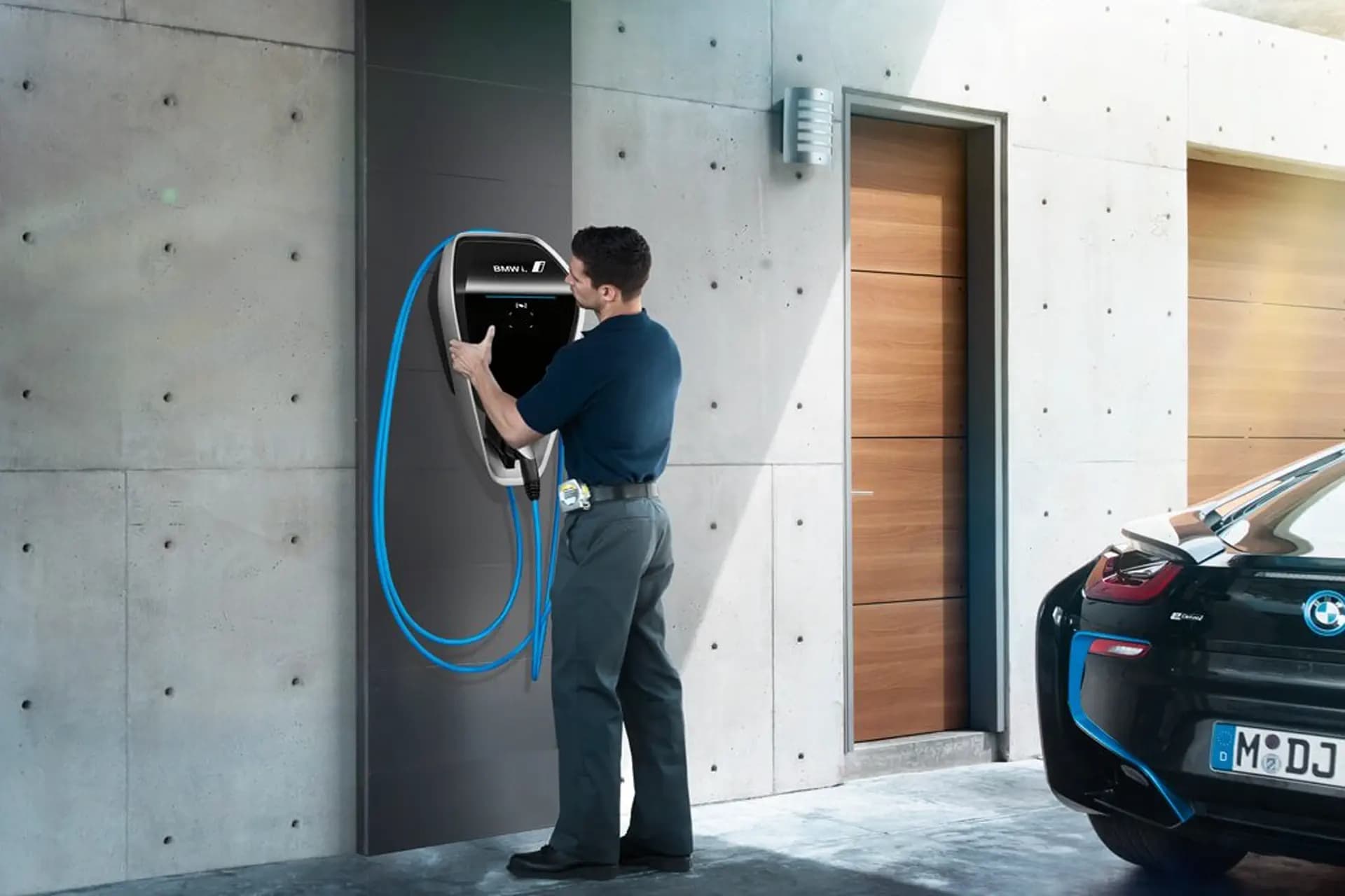 Gratis installatie wallbox bij aankoop stekkerauto BMW