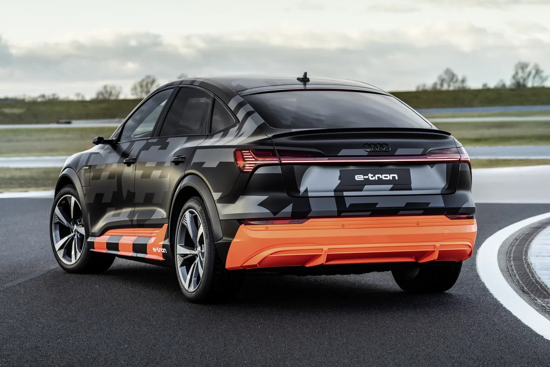 Audi e-tron S heeft drie elektromotoren