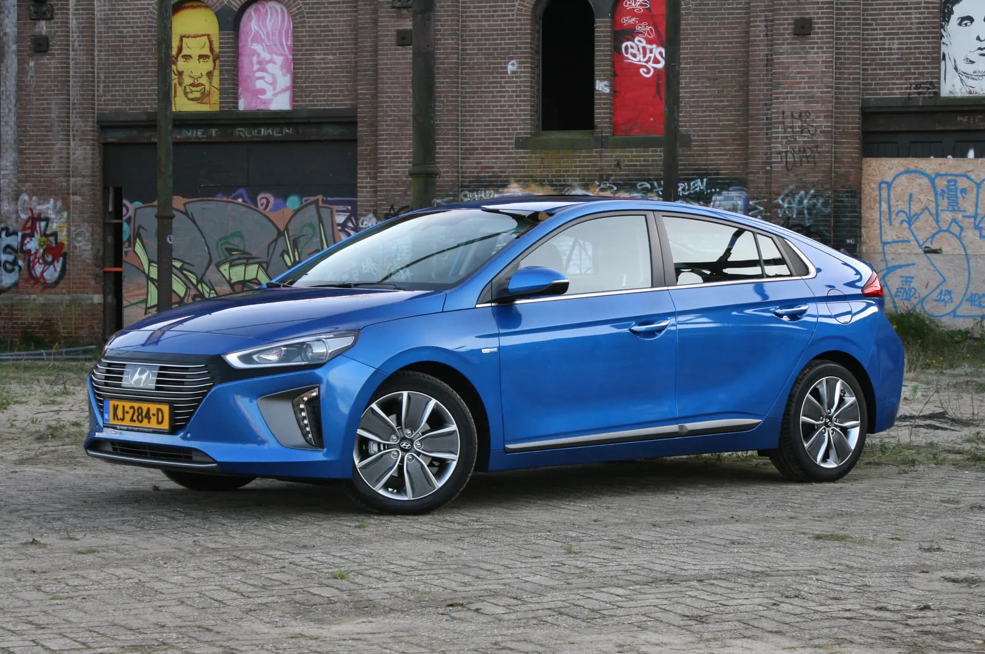 Hyundai Ioniq Hybrid: rechts inhalen
