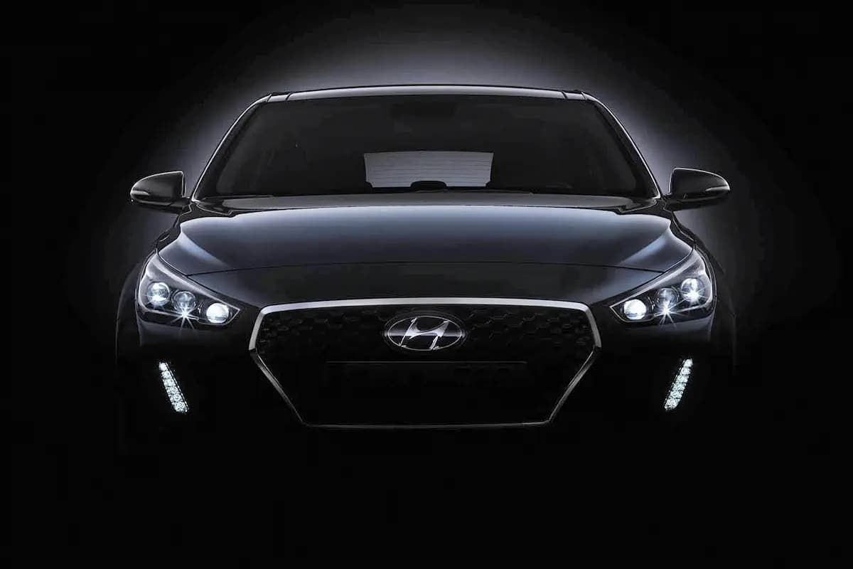 Nieuwe Hyundai i30 kruipt uit de schaduw