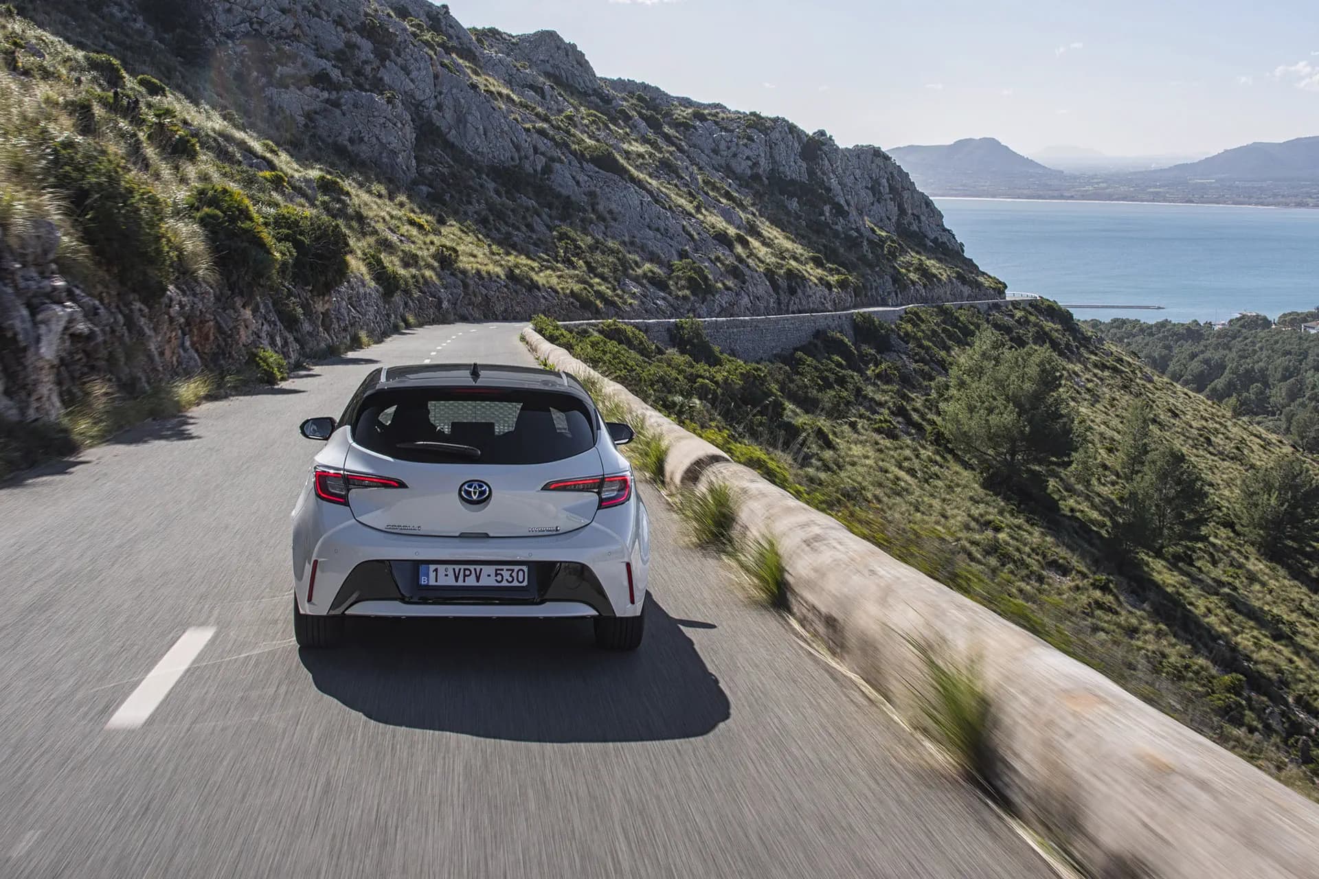 Nieuwe hybride-auto zonder stekker kopen?