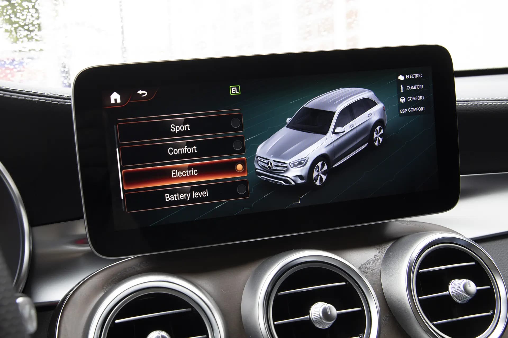 Mercedes-Benz stelt hybride GLC 300 e 4Matic voor