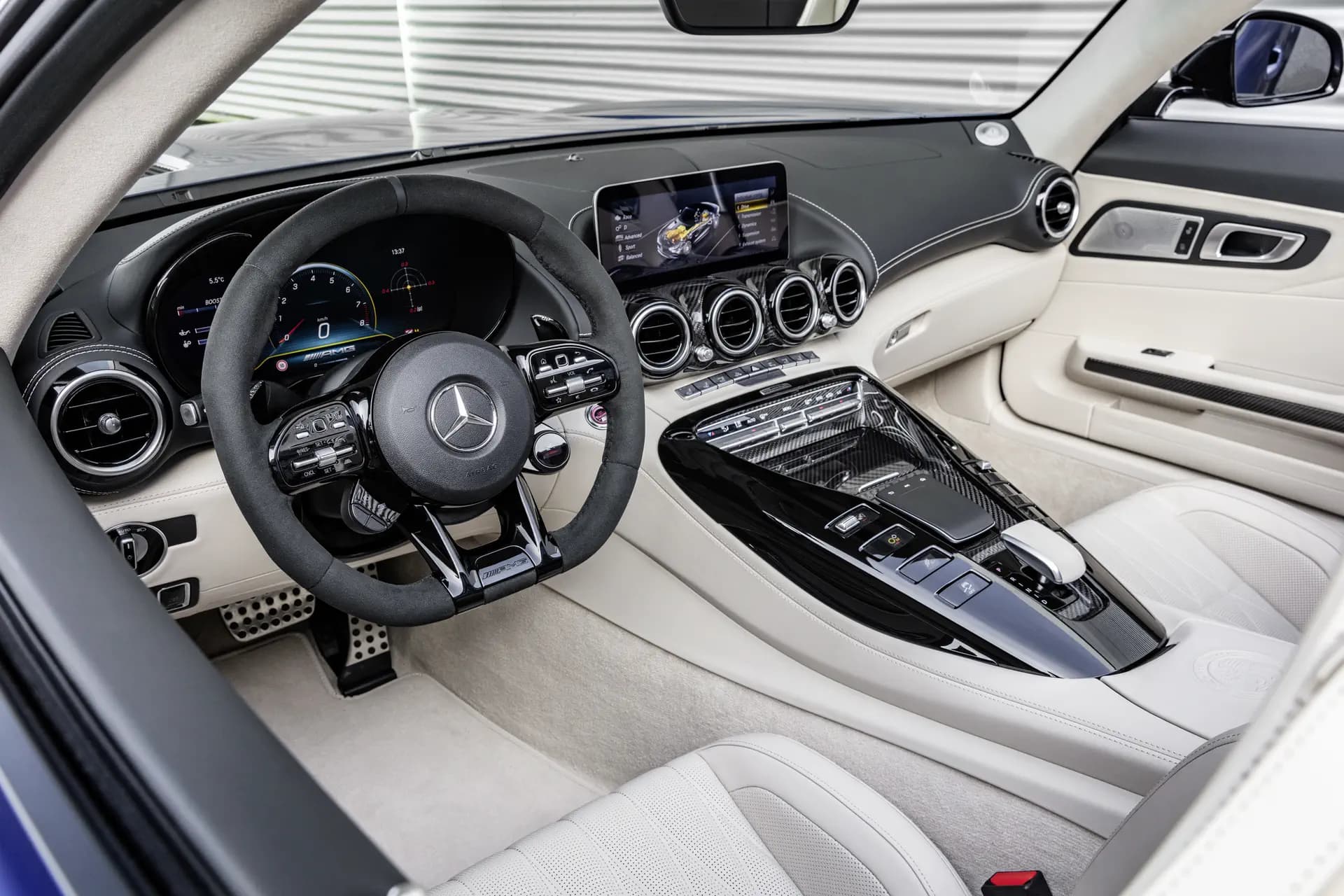 Mercedes-AMG GT R nu ook als Roadster