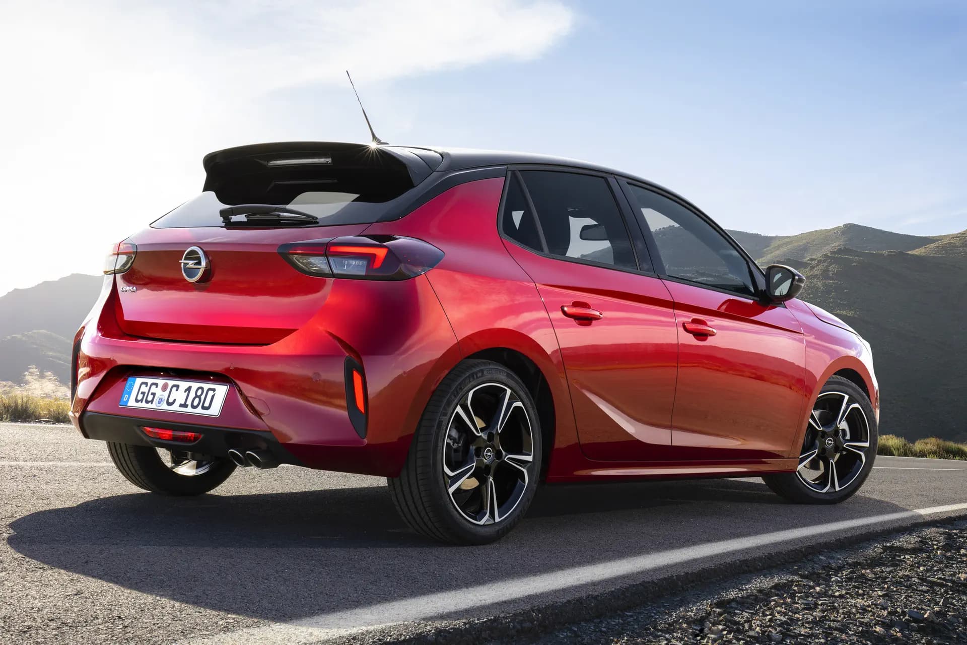 Opel introduceert nieuwe Corsa Hybrid met 48V-hybridetechniek