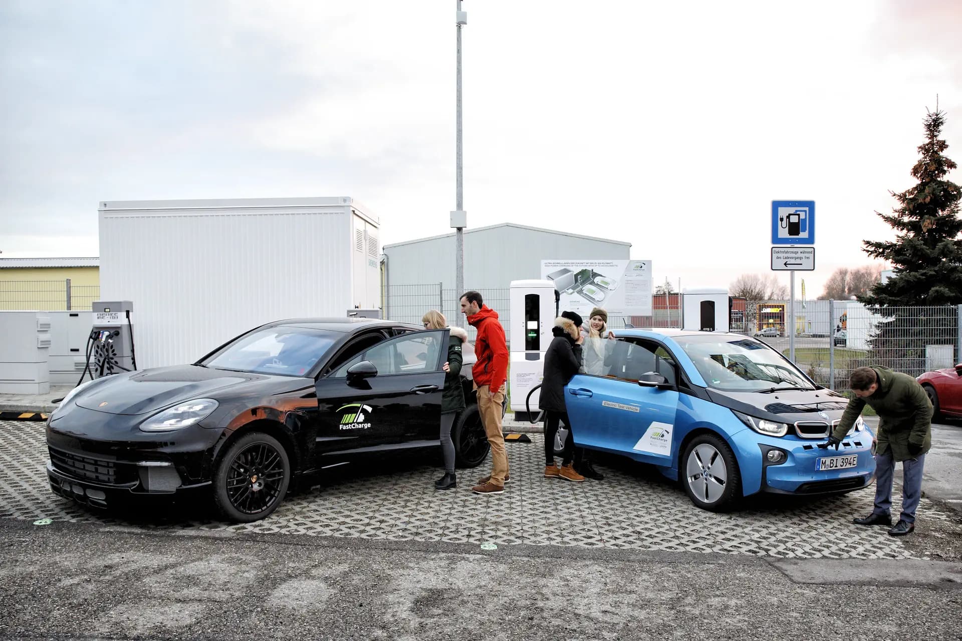 Supersnel laden elektrische BMW- en Porsche-modellen