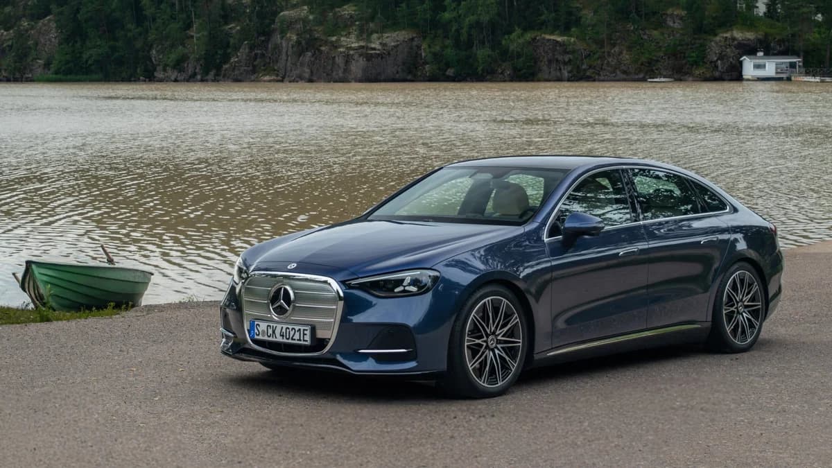 Nieuwe elektrische Mercedes C-Klasse nu beschikbaar