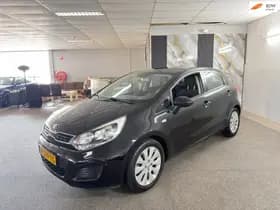 Kia meer Rio 1.2 CVVT Apk Nieuw,Airco,Cruise,Lm velgen,N.A.P,5Deurs,Bluetooth,2 sleutels+Boekjes,Topstaat!!