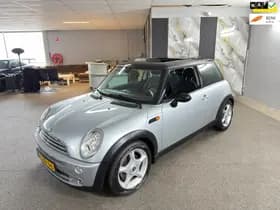 Mini meer Mini 1.6 Cooper Pepper Apk Nieuw,Airco,Xenon,Panoramadak,N.A.P,Lm velgen,2 sleutels,Topstaat!!