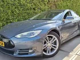 Tesla Model S (2013)