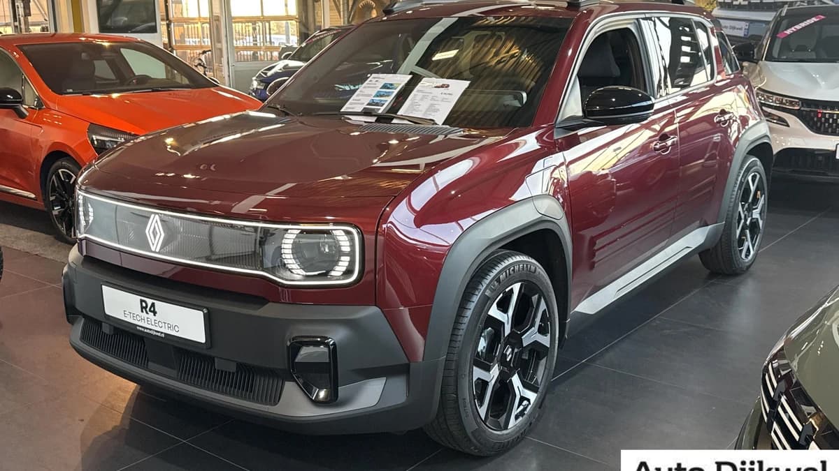 Renault 4 comfort range techno 52 kWh — foto 1