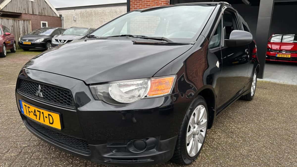 Mitsubishi Colt (2012) — foto 1