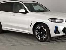 BMW iX3 (2023)