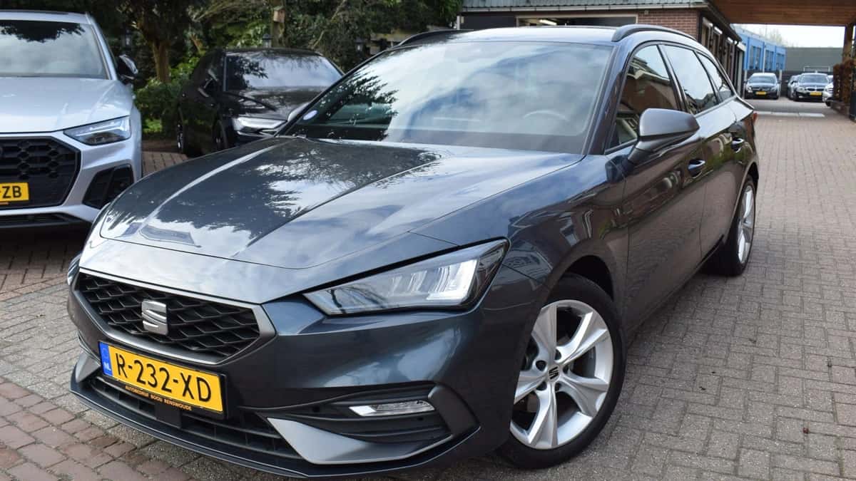 SEAT Leon Sportstourer (2021) — foto 1