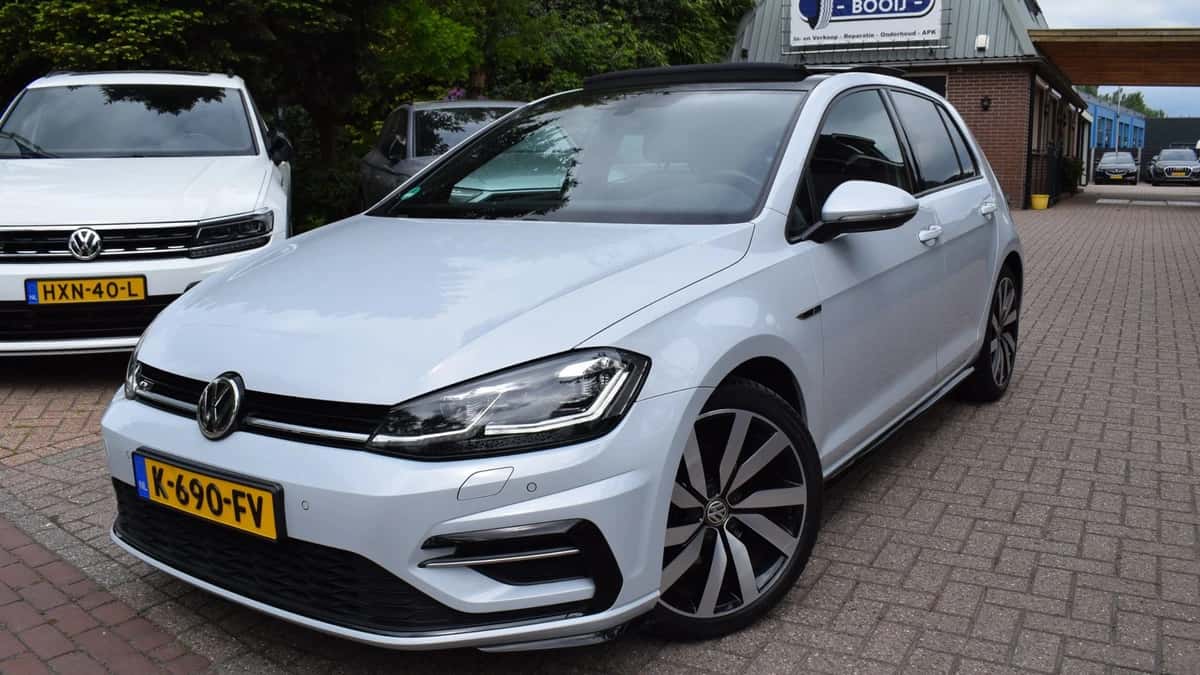 Volkswagen Golf (2018) — foto 1