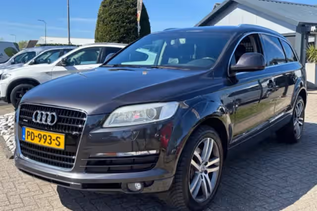 Audi Q7 (2005)