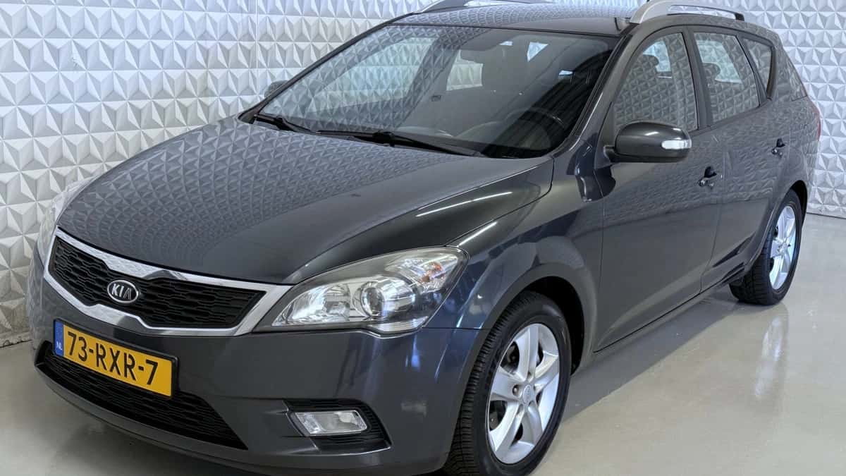 Kia Cee'd (2011) — foto 1