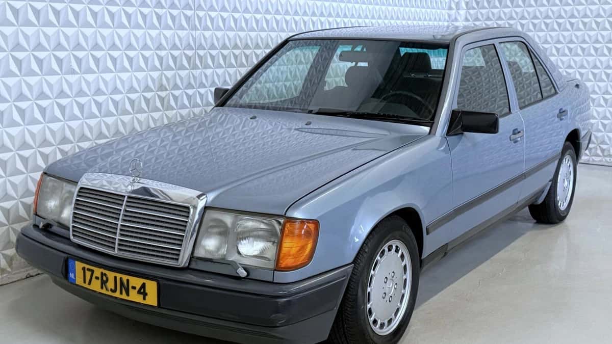 Mercedes-Benz 200-Serie (0) — foto 1