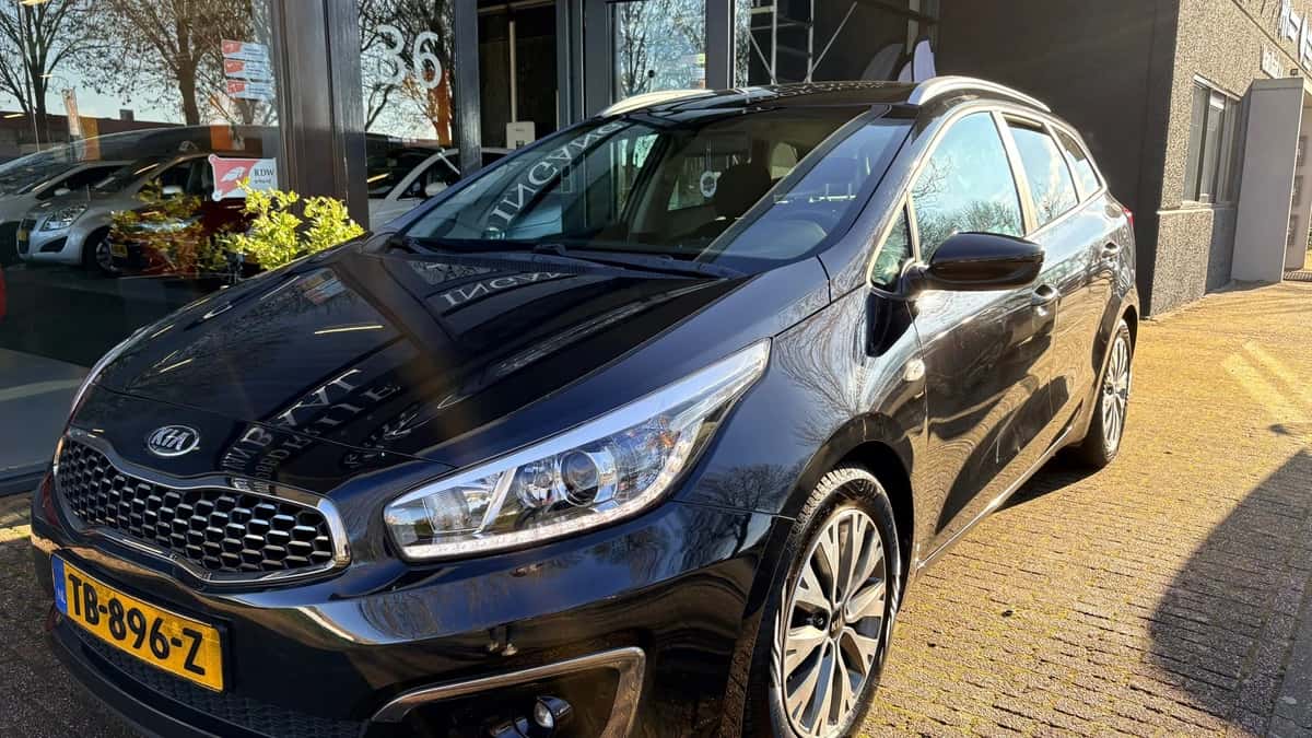 Kia Cee'd (2018) — foto 1