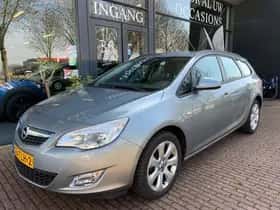 Opel Astra Sports Tourer (2012)