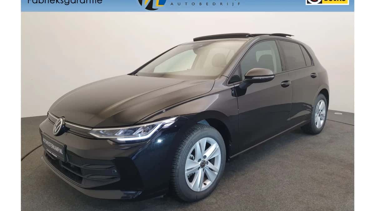 Volkswagen Golf (2024) — foto 1