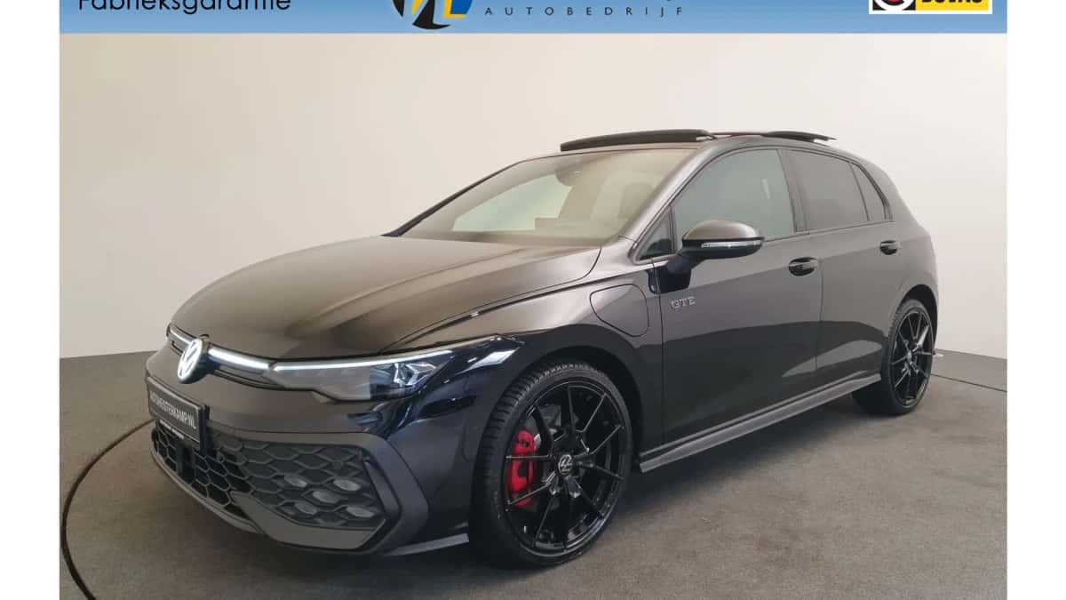 Volkswagen Golf (2024) — foto 1