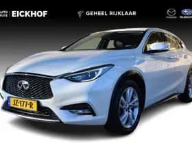 Infiniti Q30 (2016)