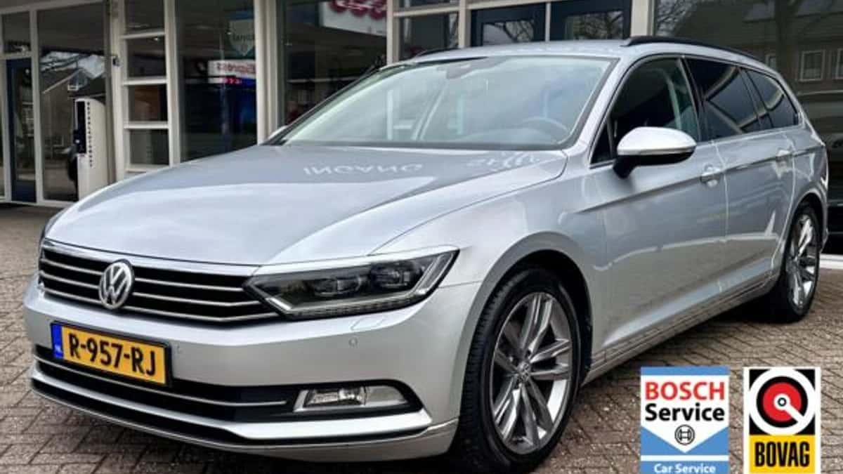 Volkswagen Passat (2022) — foto 1