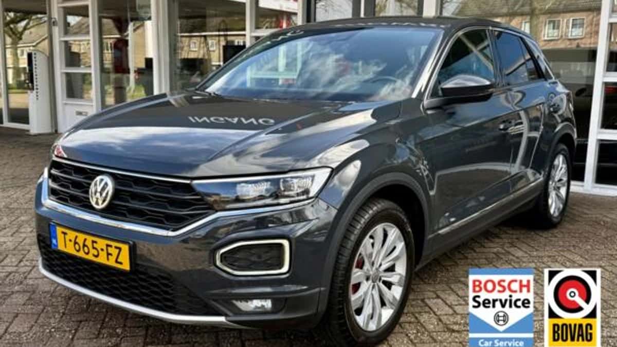Volkswagen T-Roc (2023) — foto 1
