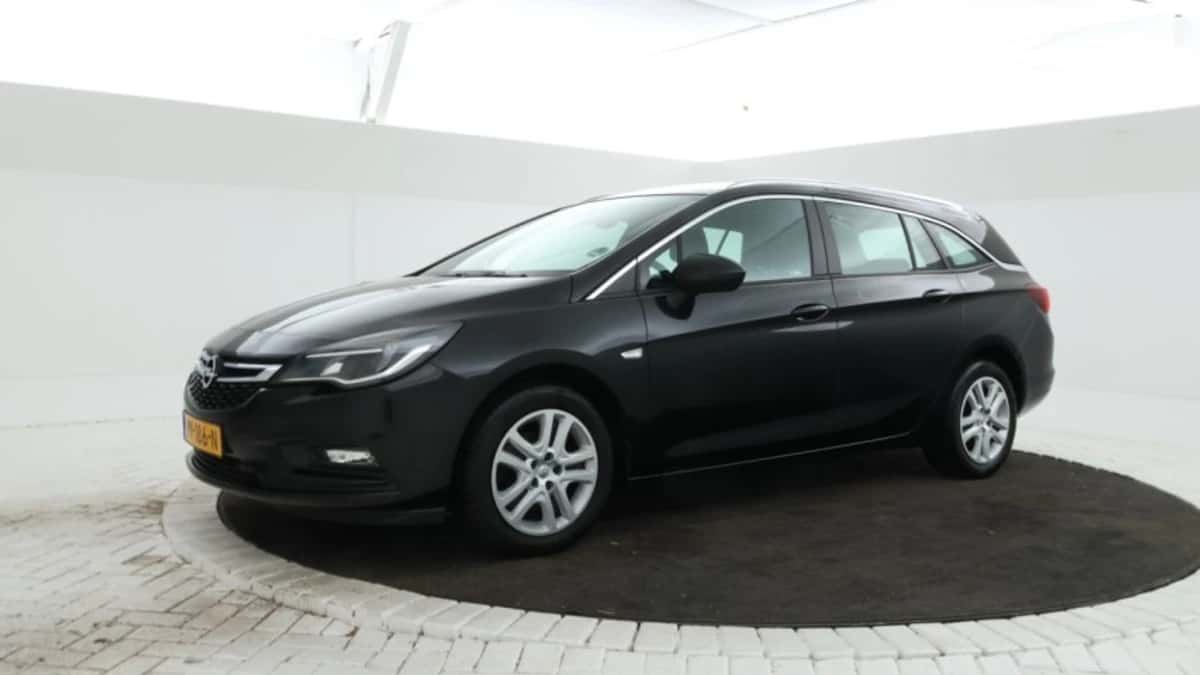 Opel Astra (2017) — foto 1