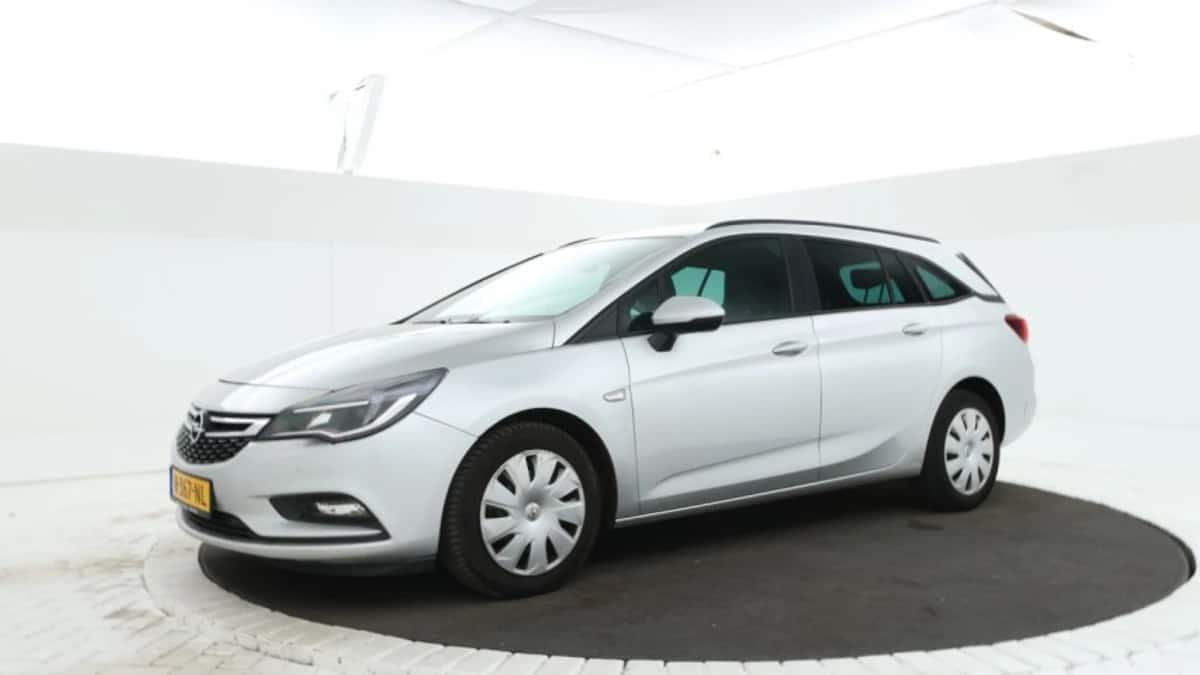 Opel Astra (2019) — foto 1