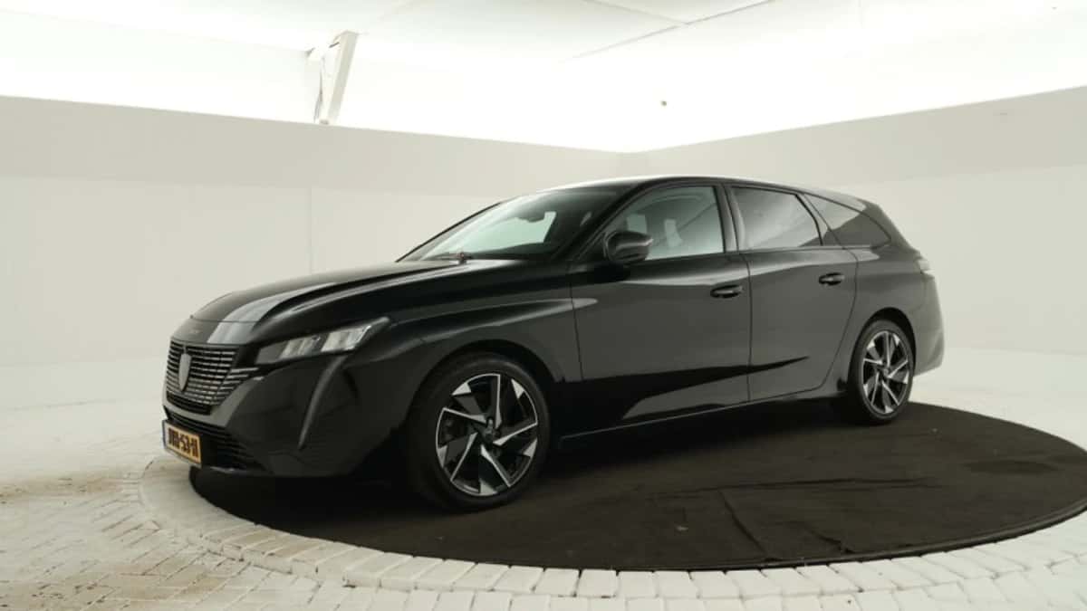 Peugeot 308 (2022) — foto 1