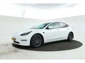 Tesla Model 3 (2023)