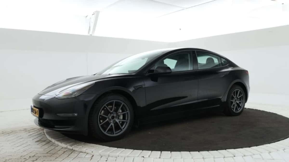 Tesla Model 3 (2022) — foto 1